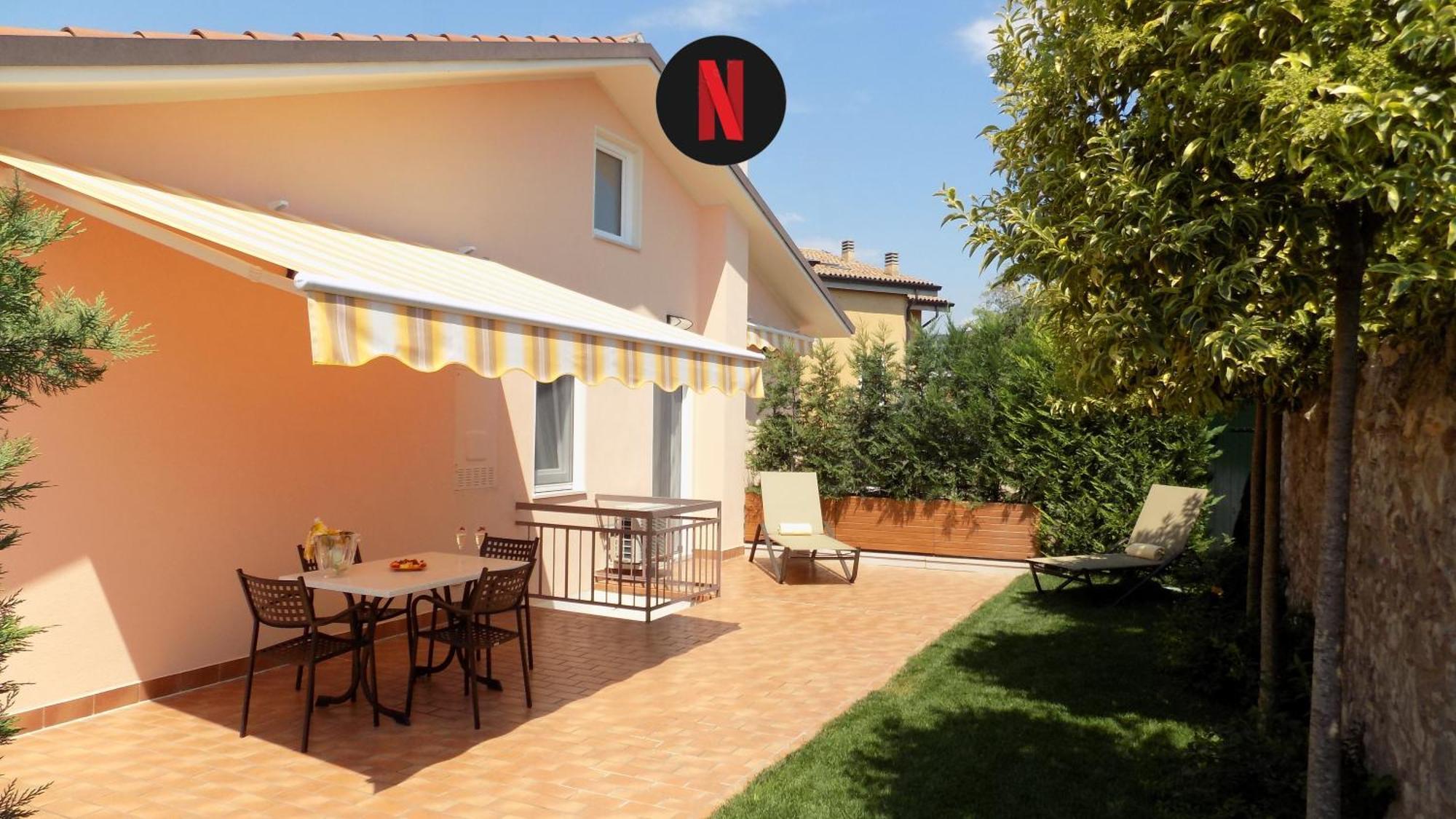 Millyholidays - Sunflower - Center - Nearby Beach - Private Garden - Spa Pool